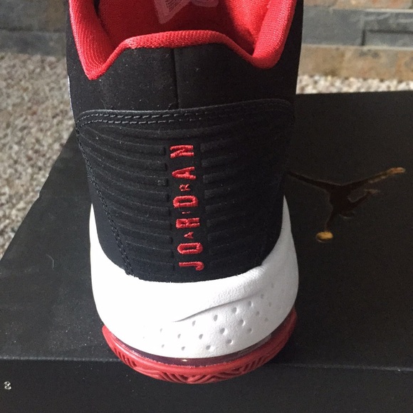 Jordan max aura 2 6Y - Picture 5 of 6